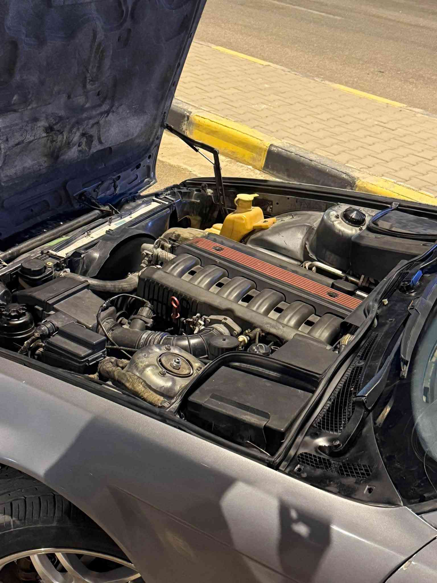 1993   525i
عليها كت كامل m. الويل الأصلي ابو الختم السياره شوفه عينكم جديده وتخبل الصور ليوم صورتهن مو قديمات. رقم أربيل  وداخل كلش نضيف بدون لحيم وترگيع سياره جديده مكانها نجف ***********

السياره اي شي معايزه  سعرها ٦٢ وبيها مجال قليل كلش
