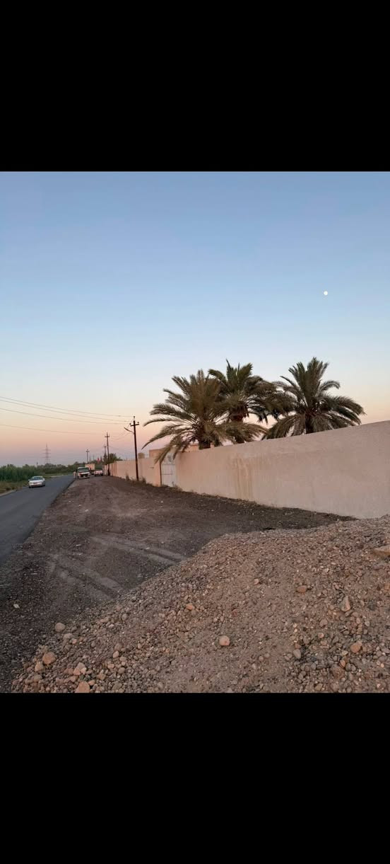 🚨 فرصة استثمارية مميزة في بغداد 🚨
📍 أبو غريب – عكركوف قرب تقاطع الشيحة - الشارع العام ركن

✅ دونمين ملك صرف (سند مستقل)
✅ واجهة 70م × عمق 37م
✅ مساحة الدونم 2500 فقط
✅ موقع حيوي وقريب من مجمع أسد بابل
✅ مناسب للمزارع العائلية، الشاليهات، أو المشاريع الاستثمارية

***********
📞 للتفاصيل والاستفسار يرجى التواصل معنا.
