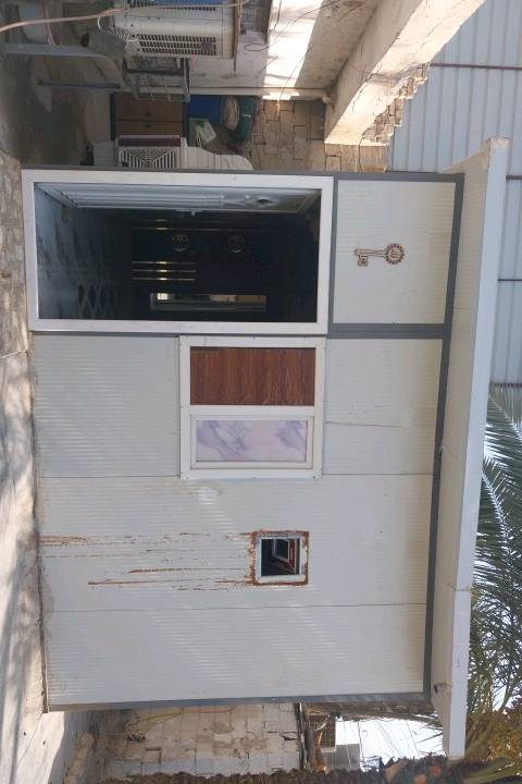 غرفة سندويج للبيع 
الطول 4
والعرض 3