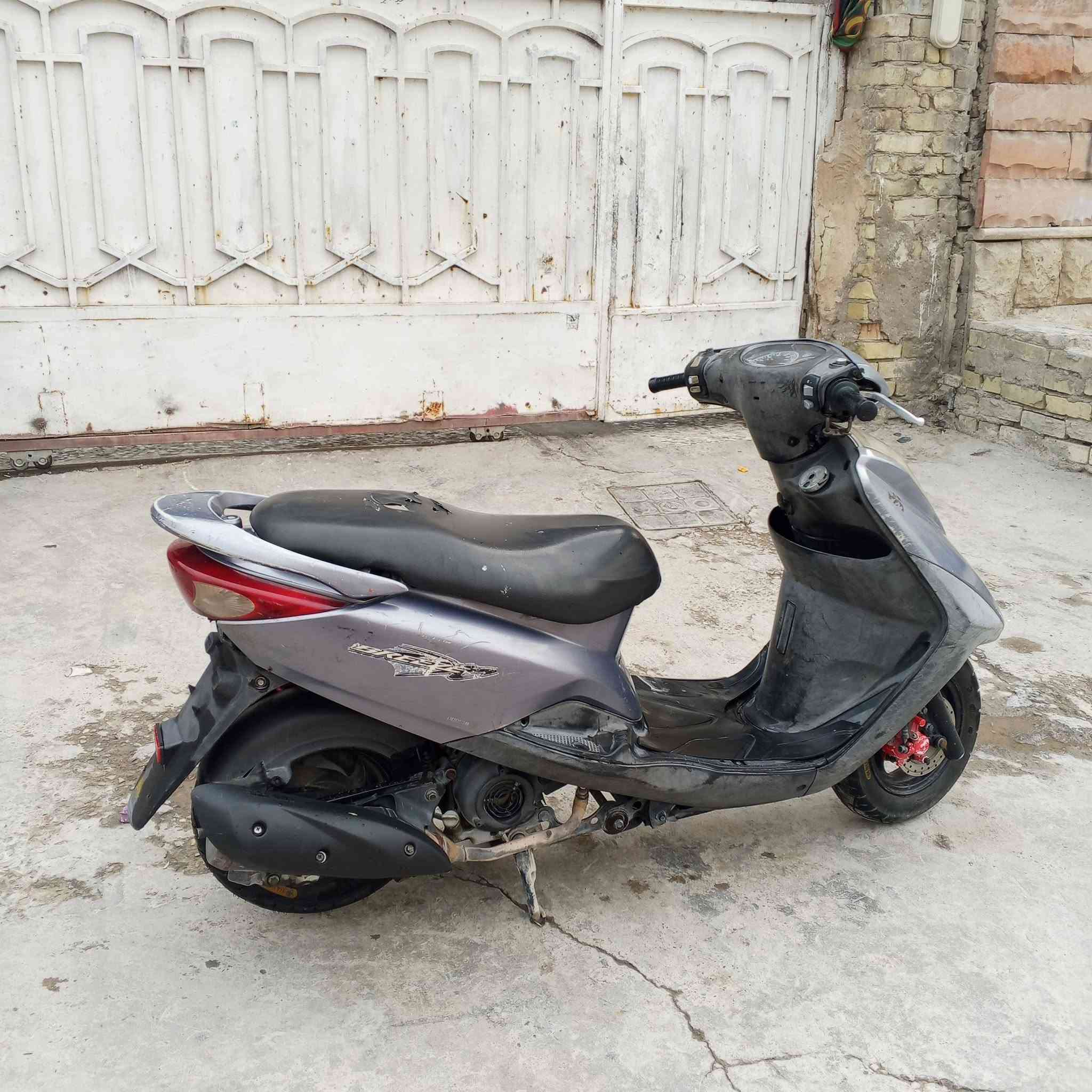 بريز نوزل اي نقص مابيها درجه نضيفه وكله بلادي ختم واحد كله شغاله سرعته 140 لسعر 650 بغداد المشتل***********
