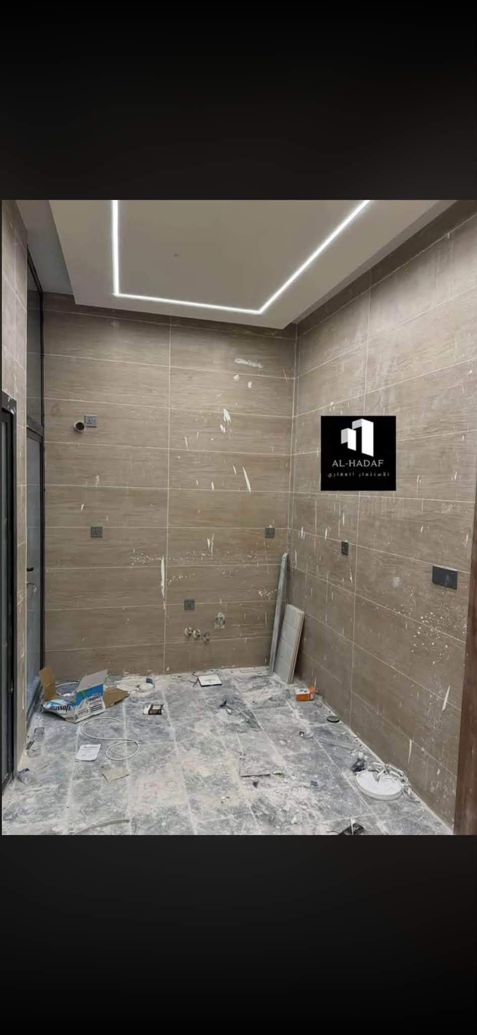 عروض مكتب الهدف للعقار المميزة
مشتمل للبيع  
بتصميم مميز بناء ب أعلى المواصفات  
📐 المساحة: 50متر  زيرو
📏 الواجهة:5م
♦️متكون من•  مدخلين استقبال ومطبخ وخدمات
• غرفتين  نوم في الاول سويت + غرفه ط.الثاني ايضا سويت
•خدمات عدد4
•♦️البيت ارضيه مرمر + ديكورات سقف منضومه كامرات + سبالت جميع الصحيات نضام التعليك 
📍 الموقع: البنوك – خلف الكنيسة 

الشركةمجازة رسمياً من غرفة تجارة بغداد.

***********

نص مكتوب في الصور:
- AL-HADAF الاستثمار العقاري
- AL HADAF
- AL-HADAF