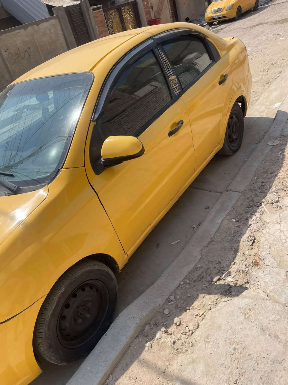 السلام عليكم
افيو ٢٠٠٩ مسكر سياره جاهزه كير مكينه تبريد للأخير جاهزه للبيع نقصها بيها خربطه بس مكاني بغداد جديده رقمها احمر مطلوبه غرامات تريدها عل بايع عل مشتري ماكو فرق تواصل 
***********   موجود واتساب وخط
