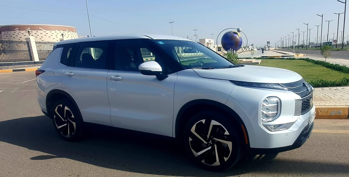🚘 للبيع Mitsubishi Outlander 2024 SE – وارد أمريكي 🇺🇸
• موديل 2024
• فئة SE
• دفع أمامي
• محرك بنزين
• الممشى: 39,000 ميل
• وارد أمريكي
• حادثها بنيد وجاملغ أمامي
• بارد بالجاملغ الخلفي بسيط

✅ السيارة جاهزة للفحص
✅ البيع للجادين فقط *********** واتساب اتصال

📍 الموقع: بغداد
