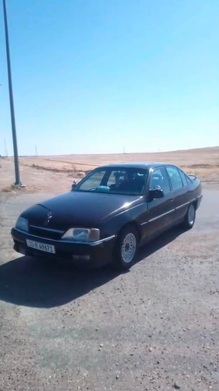 السلام عليكم

سيارة اوبل اوميكا موديل 1991 كير عادي مكينه 2000 واكسل كله مضبوطه خير من الله السياره لاتنقيص ولاتبخير والصدر جديد  تخم تاير جديد السيارة لون عنابي باسمي تحويل باي وقت تريد 

مكان السياره/ الانبار قضاء حديثه 

السعر/ 34 وبيها مجال 

رقمي/***********
