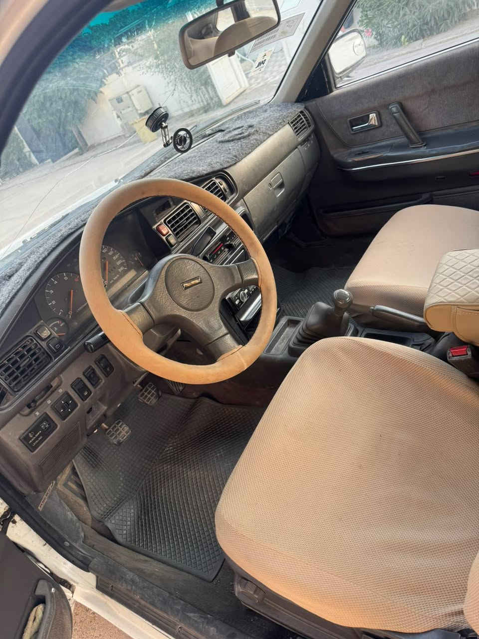 السلام عليكم اخوان مكلف بالنشر 
مازده 626 
مكينه 12 بخ 
كير عادي
كير محرك جديد
صدر امامي خلفي جديد 
باتر جديد 
رقم وسنويه جديد 
رقم سليمانيه
دواخل جديد 
تبريد تدفئة شغال
سياره مناقصه برغي
مكان سياره ديالى خانقين 
رقم صاحب سياره *********** خناقين, ديالى
