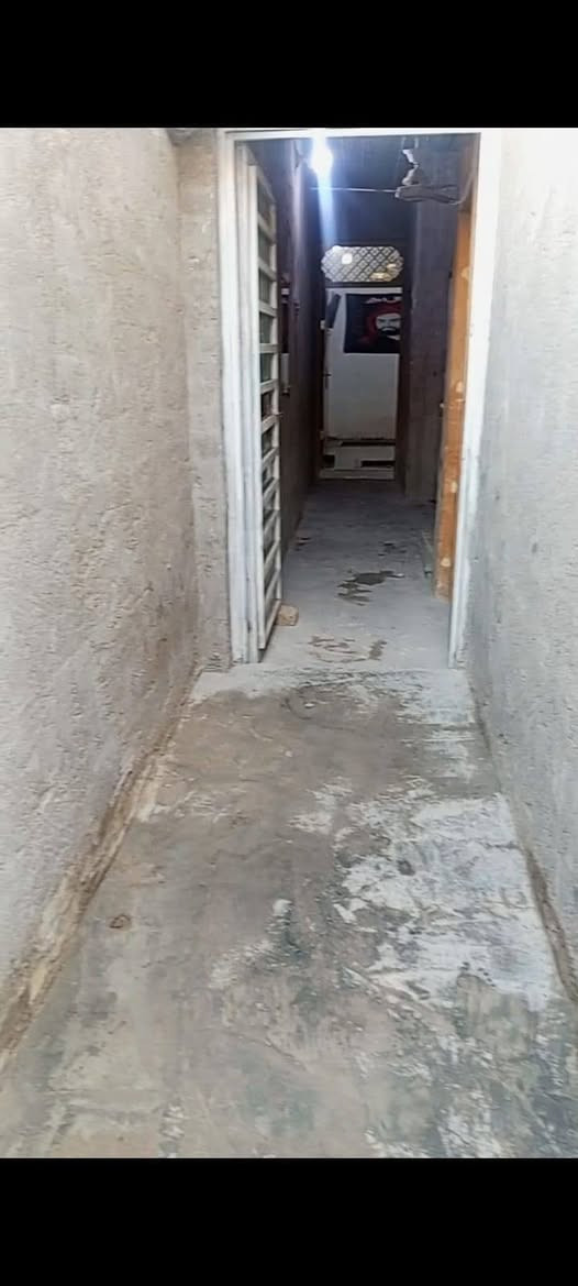 عندي بيت 70 متر طابو زراعي عمود 110يم الجسر صب فوك وجوه ولبناء طابوق غرفه ومطبخ وستقباله  وحمام جوه وتواليت بره السعر  27وبي مجال مكانه بشارع تلعفر يم السوك ***********
