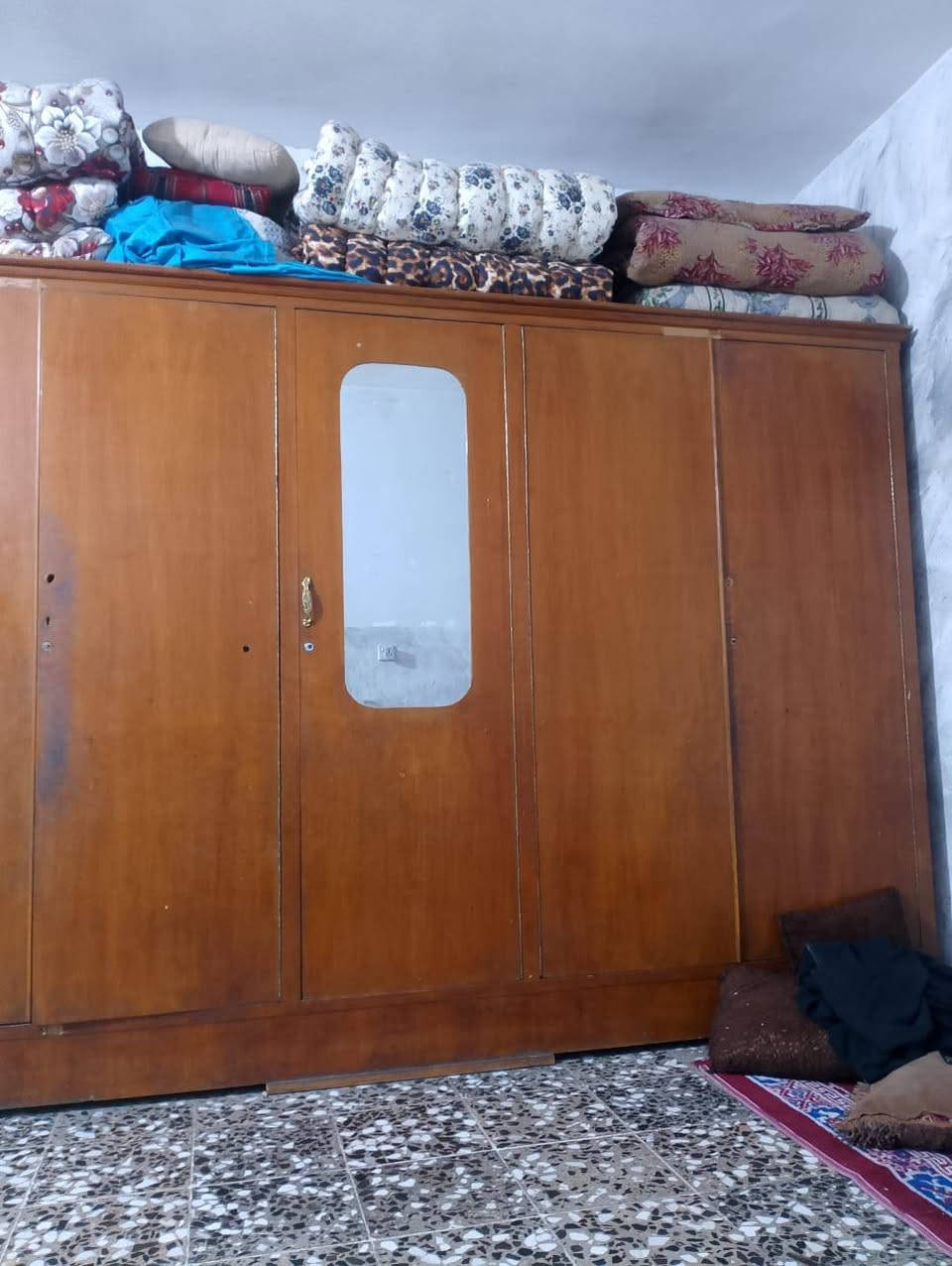 السلام عليكم كنتور + طباخ + كاونتر للبيع العنوان المدينه شارع الداخل ***********
