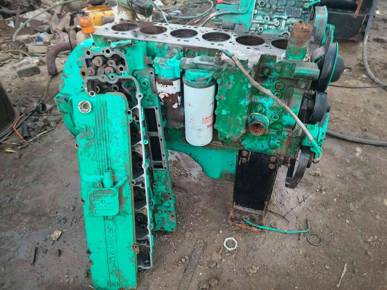 محرك كمنز 114 ولف 24 عطل ب الكور غراض كاملة 
السعر 4 اوراق المكان بغداد *********** ☎️

