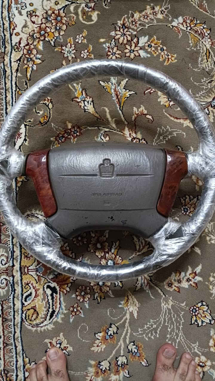 ئەم سوکان و شاشەیە بۆ فرۆشتن  هەرکەس ویستی سعرێک بڵێ عەقڵم گرتی پیرۆزی بێت  شوێنم لە سلێمانیە ***********
