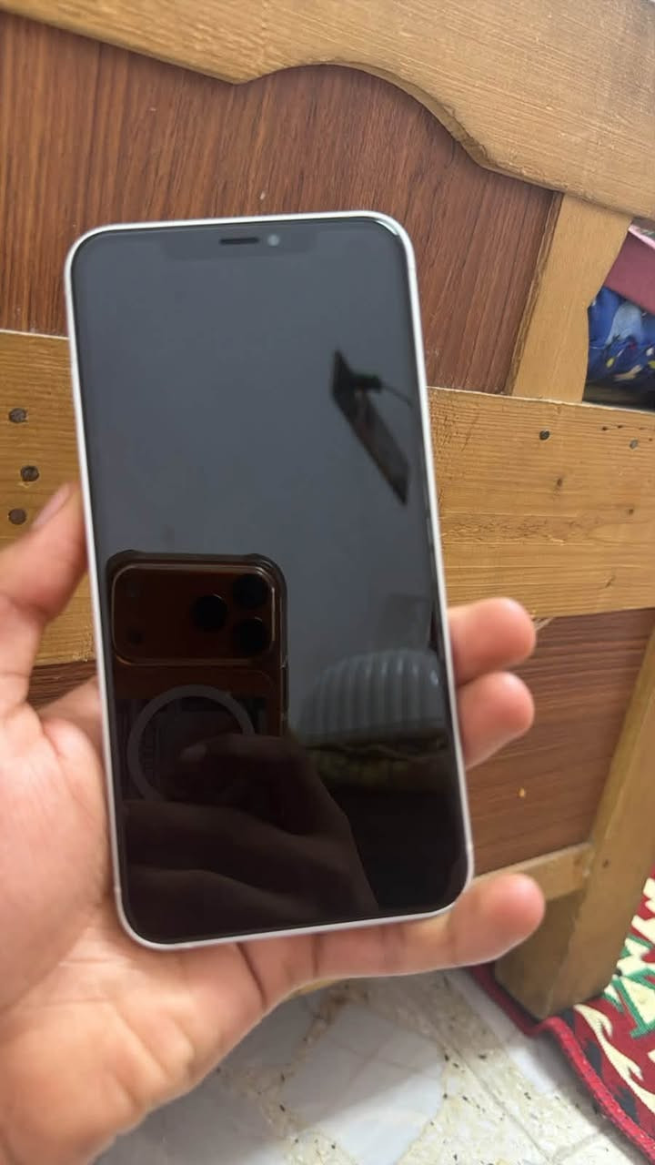 السلام عليكم
ايفون xs max 
ذاكرة 512 
الجهاز محور شاصي 17 
مكاني بغداد الرصافة 
قيم بمى يرضي الله 
رقمي واتساب ***********
