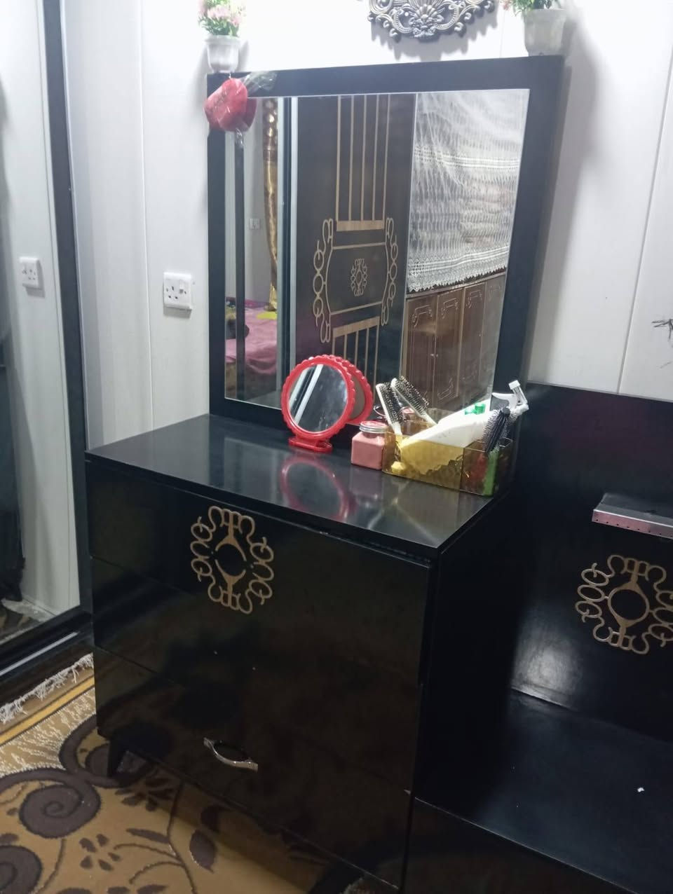 غرفة نوم للبيع مكان طوز حي العصرية قرب مدرسه سفين سعره 350 رقم/***********
