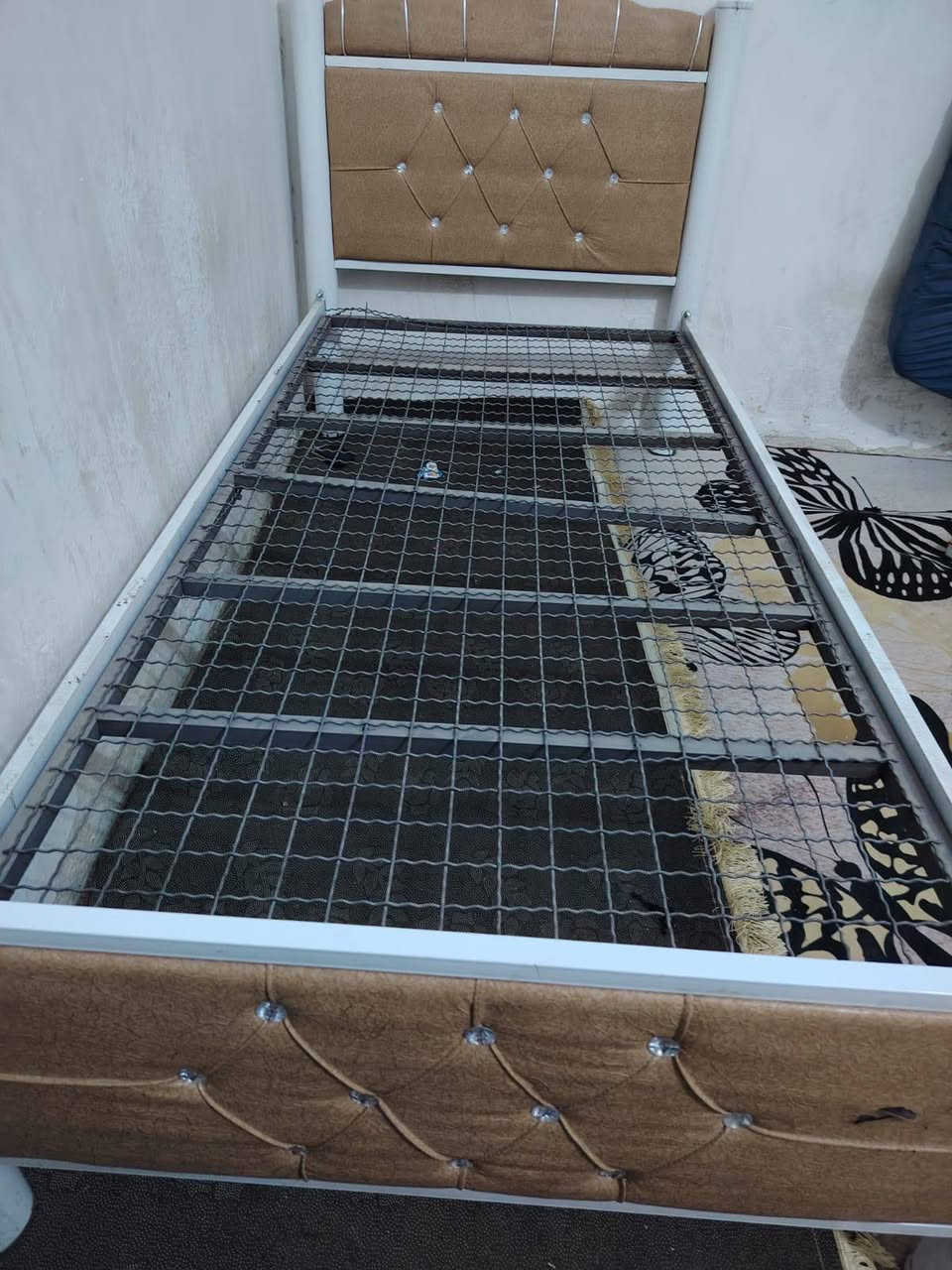 جربايه نظيفه سعر ٥٠ وبيه مجال قليل
مكان ناصريه حي الخظراء ***********
