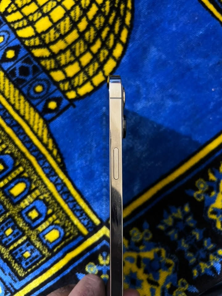12برو ماكس للبيع
ذاكره 256 

بطاريه خدمه 

دبل خط 

ضهر مفطور وشاشه مفطوره 

الجهاز ممستبدل اي قطعه كله بلادي 

السعر 275 الف 

مكاني رمادي حي الملعب 

***********

واتساب فقط
