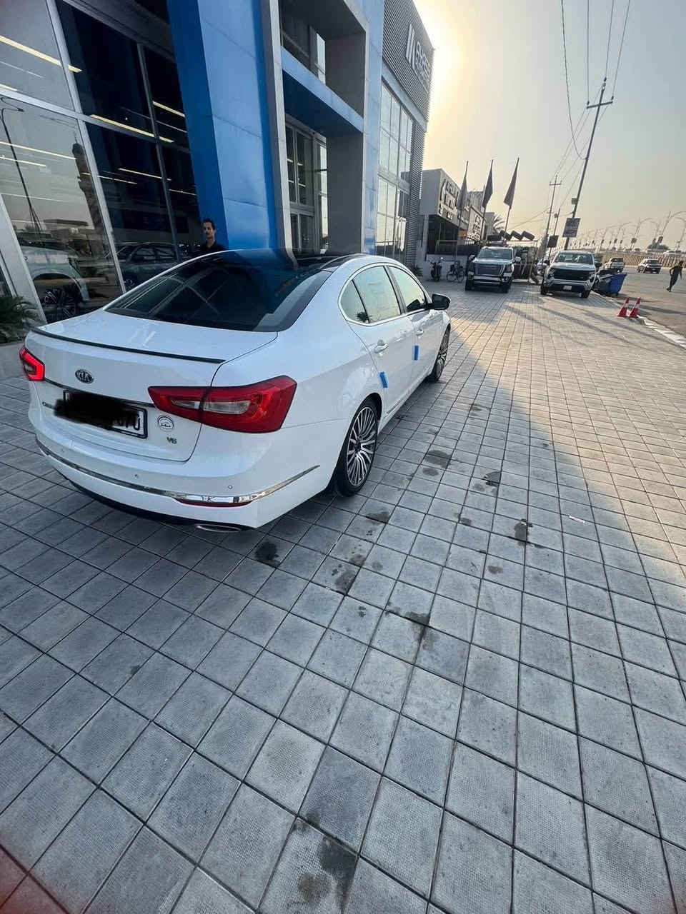:

🚘 كادنزه 2015 | فل مواصفات 🚘

▫️ مكفولة من الصبغ
▫️ بارد خفيف بالجاملغ الأمامي
▫️ محرك 6 سلندر 3.5 لتر V6
▫️ كير أوتوماتيك
▫️ فول مواصفات
▫️ جلد
▫️ تشغيل بصمة
▫️ مقاعد كهربائية
▫️ سونار خلفي
▫️ كاميرا خلفية
▫️ فتحة سقف
▫️ تحكم ستيرن
▫️ جنوط ألمنيوم
▫️ السيارة نظيفة وجاهزة للاستخدام 

▫️السعر140 ورقه بيه مجال بصيط 

✅ كير ومحرك كفالة
📌 الفحص خير دليل

📞 للاستفسار: ***********
📩 أو مراسلة الصفحة
