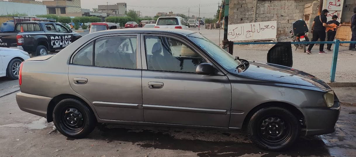 اكسنت فيرنا 2001 رقم بغداد بيها نواقص بسيطة 
سعر 42 
***********
