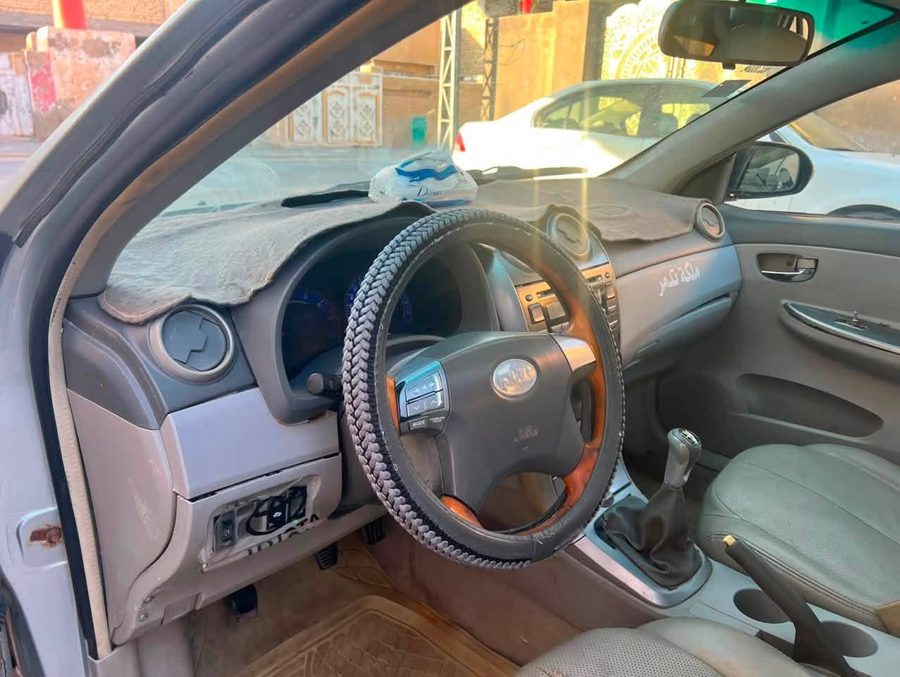 BYD
2013 مديل  G3 
رصاصي 
بسمي سنويه 29 رقم نكليزي  
السعر 35 
سياره خير من الله 
*********** 
*********** 
واتساب متواجد
