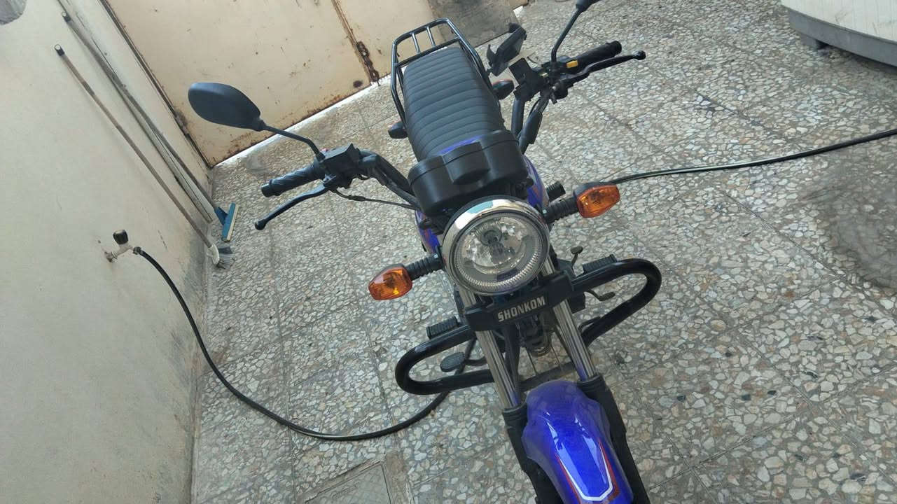 السلام عليكم شباب دراجه للبيع موديل 27 الدراجه جديده بعد هي ما صار لها هواي شهرين الا عشره ايام  اوراق سكنر وهذا رقم التليفون *********** السعر مليون وبيها مجال

