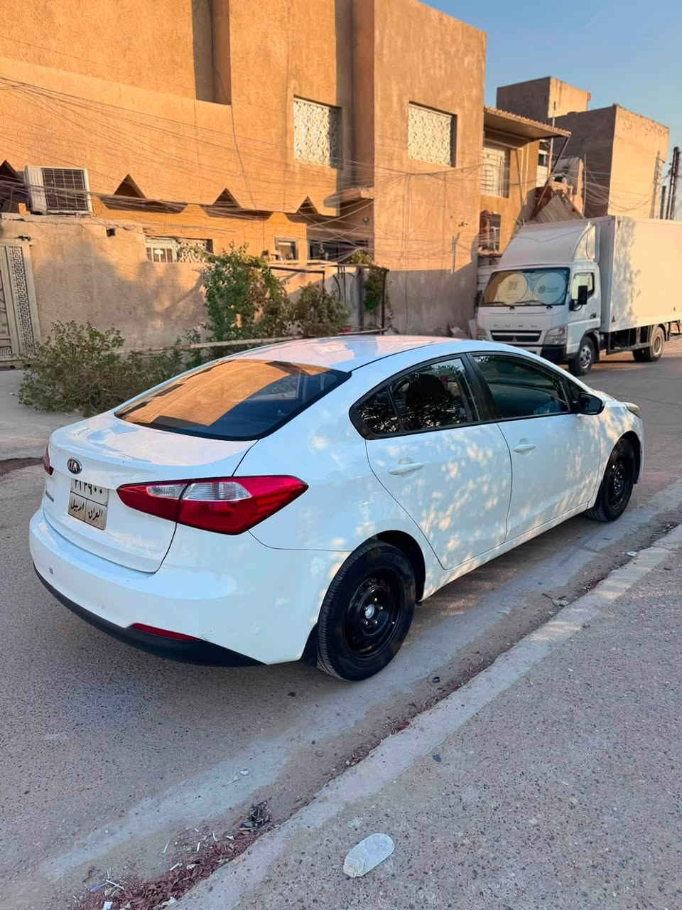 🚘 كيا سيراتو 2013 | Kia Cerato
السلام عليكم

🔹 المحرك: 1600
🔹 السيارة نظيفة جدًا وحالتها ممتازة

المواصفات:
• شاشة
• تحكم ستيرن
• بلوتوث
• شاحن
• منظومة زينون LED
• ومواصفات أخرى

الميكانيك:
• المكينة بحالة ممتازة
• الكير بحالة ممتازة
• التبريد بحالة ممتازة
• الحدادية 60%
• التايرات جديدة

ملاحظة 
الجاملغ الأمامي مصبوغ، أثر طخة بسيطة.

💰 السعر: 100$

📍 الموقع: بغداد
📞 للاستفسار والاتصال: ***********
