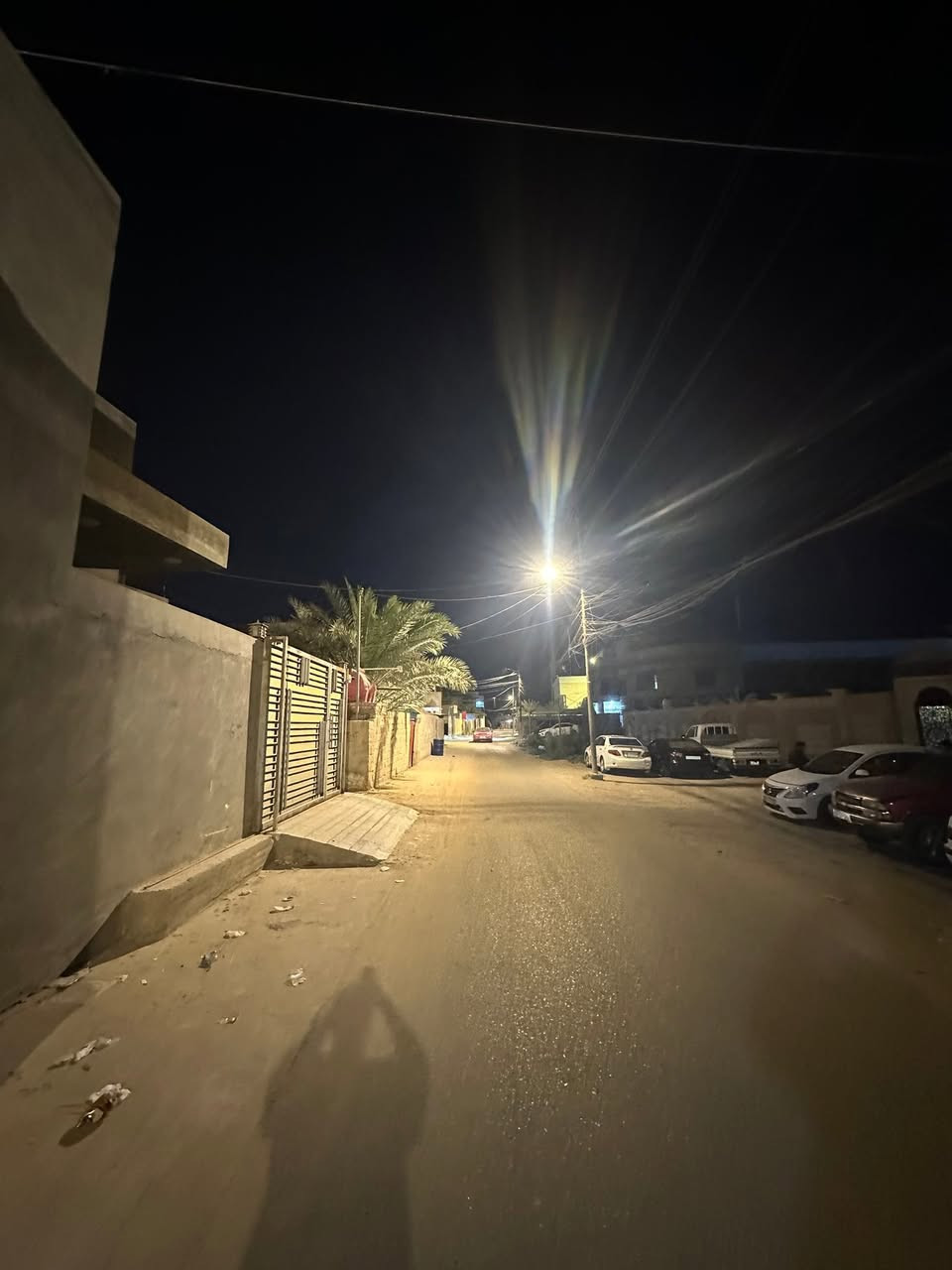 للبيع بيت البصرة محوله زهير قرب شارع
مساحه144متر سهم بطابو عراقي اصولي
وبسعر100مليون ***********📞
