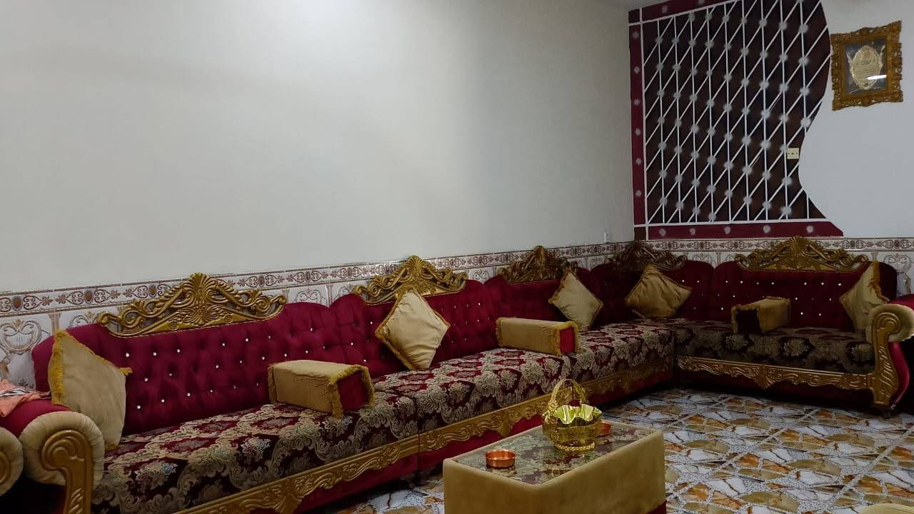 تخم ديوان للبيع للإستفسار هاتف *********** ماموجود على الماسنجر فقط على رقم الهاتف وشكرا
