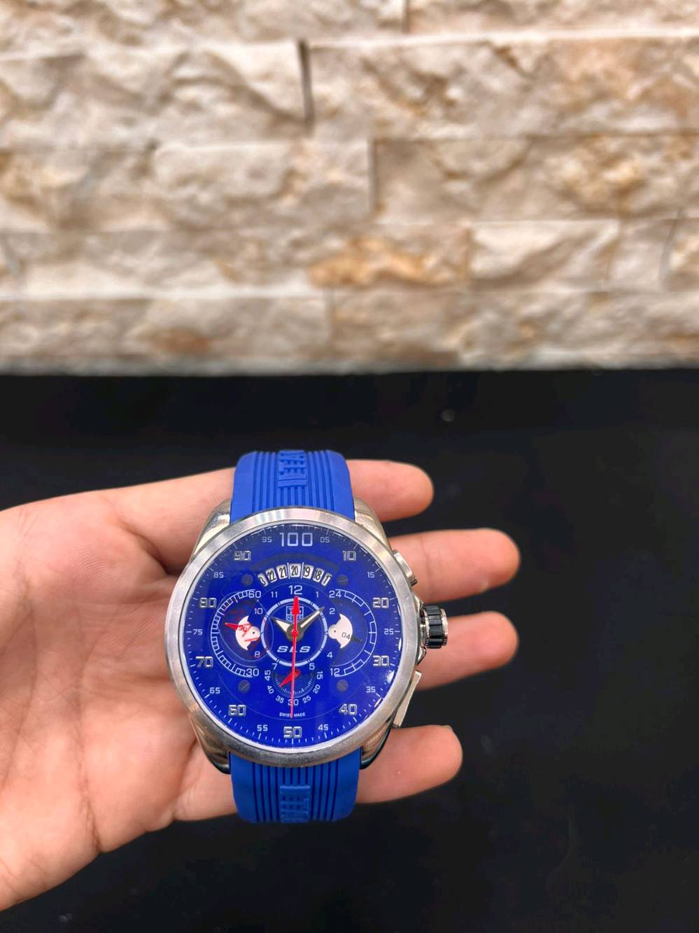 ⌚✨ أناقة الوقت تبدأ من هنا ✨⌚

🔥 ساعات راقية بتصاميم عصرية وفخمة
💎 جودة وأناقة تليق بكل مناسبة
🎁 اختيار مثالي إلك أو هدية لشخص تحبه

📦 توصيل لجميع أنحاء العراق 🇮🇶
💰 أسعار مناسبة ومنافسة
📲 للطلب والاستفسار واتساب: ***********

✨ لا تخلي الوقت يمشي بدون أناقة…
⌚ اختار ساعتك وخلي حضورك يحچي عنك 🖤

━━━━━━━━━━━━
👑 الجود لبيع الساعات
⌚ وقتك… يستاهل الفخامة ✨