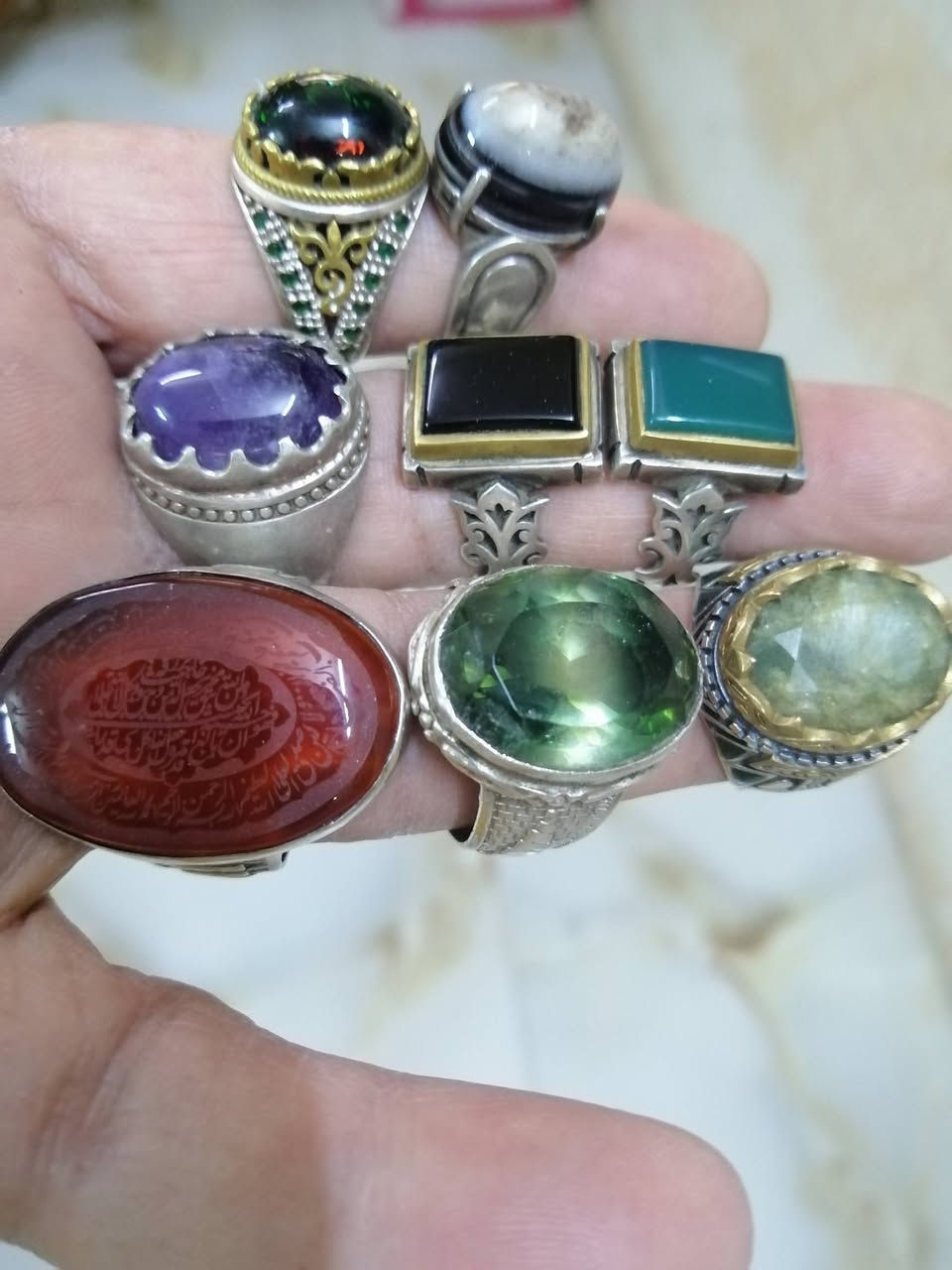 محابس ٨ محبس فضة ٩٢٥ اصلي عراقي للبيع... جمشت. عقيق مخطوط. تورمالين. اوبال. ياقوت تفاحي. جزع سليماني... شلع قلع
والمفرد يختلف سعره... الشراي ماسنجر او واتساب *********** ديوانية
