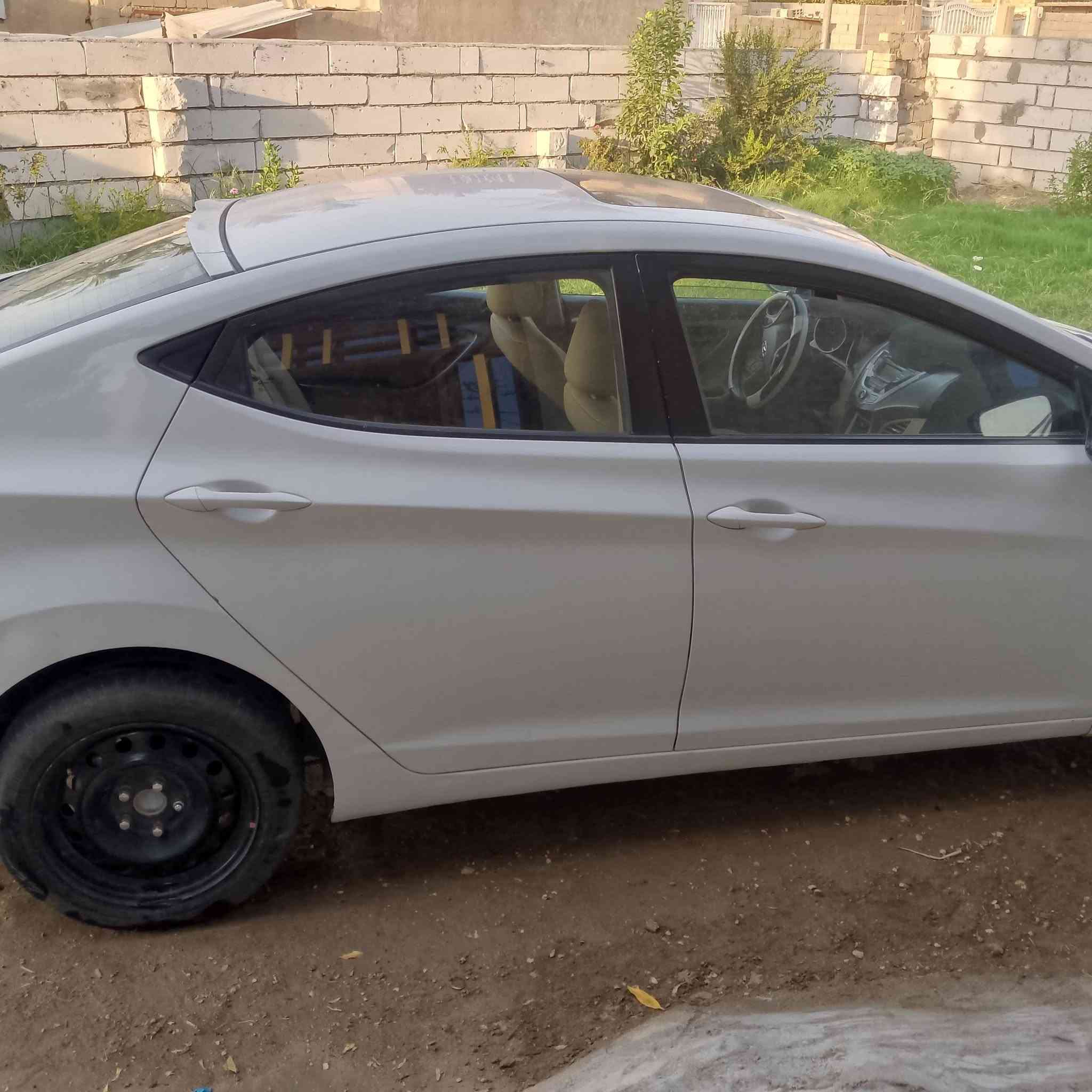 سلام عليكم النترا موديل 12بغداد بسمي
بيه صبغ مكانات أبيع احزان
محرك 1800
تبريد ثلج
فول مواصفات عده البصمه 
حداديه جيده
المكان كربلاء طوريج 
***********
السعر 88وبيه مجال @
