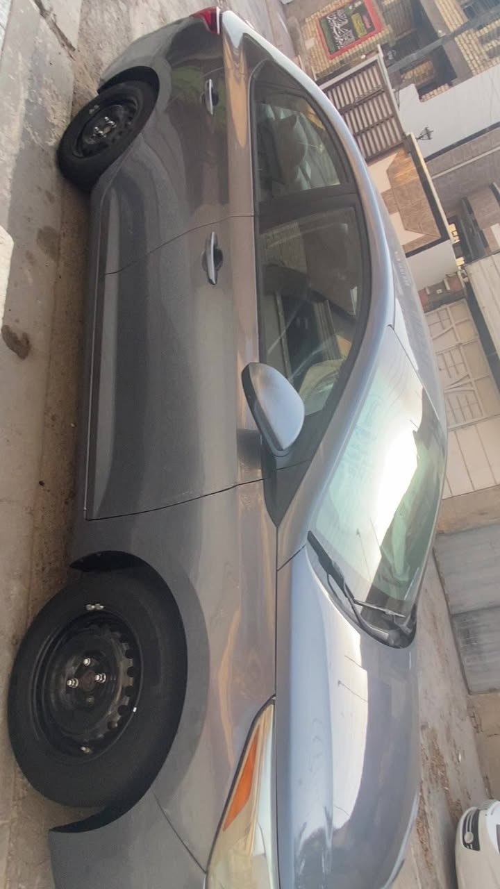 سيار اكسنت موديل 2020
مكينه 1600 مكينه بلاد
كير اي تي ام
السياره جاهزه للخير مابيه نقص
بيه قطعتين صبغ البنيد و الباب خلف السائق 
السعر 97 وبيه مجال
***********
بغداد حي العلام

نص مكتوب في الصور:
- Hyundai Accent Se/Sel 2020 Gray 1.6L vin: 3KPC24A62LE100758