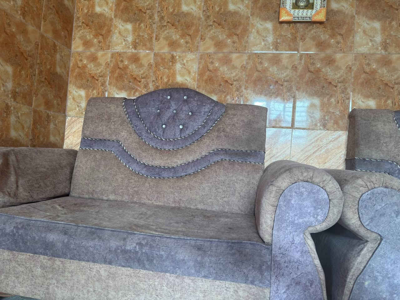 ⭕السلام عليكم للبيع تخم قنفات تركي نضيف ومرتب التخم مابيه اي تلف بعده جديد
التفاصيل عدد القطع 6 سته 
السعر 550 وبيه مجال وتدللون 
الرقم ***********
