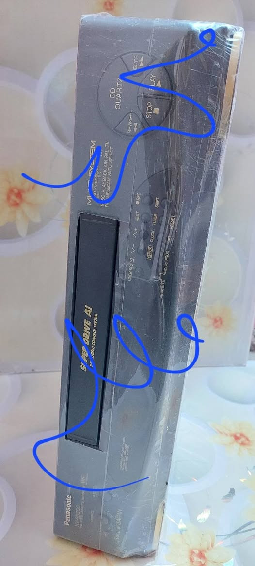 من النوادر
للبيع 
جهاز فديو VHS  من شركه بانسونيك العالميه سوبر درايف 
سستم ( Panasonic SuperDrive ) نظافه 95% 
نقص  كارتون كونترول و 1000 عافيه اللي بيكون من نصيبه .
سعر الجهاز  (ع الخاص ) 
خدمه توصيل لكل المحافظات في العراق 🇮🇶 ودول الخارج 
مع شركه الامزون للتوصيل السريع .
للاستفسار اكثر مصور الشباب ميسان شارع المرور القديم حي المعلمين . ***********
***********   إتصال واتساب تلكرام محمدمعله
