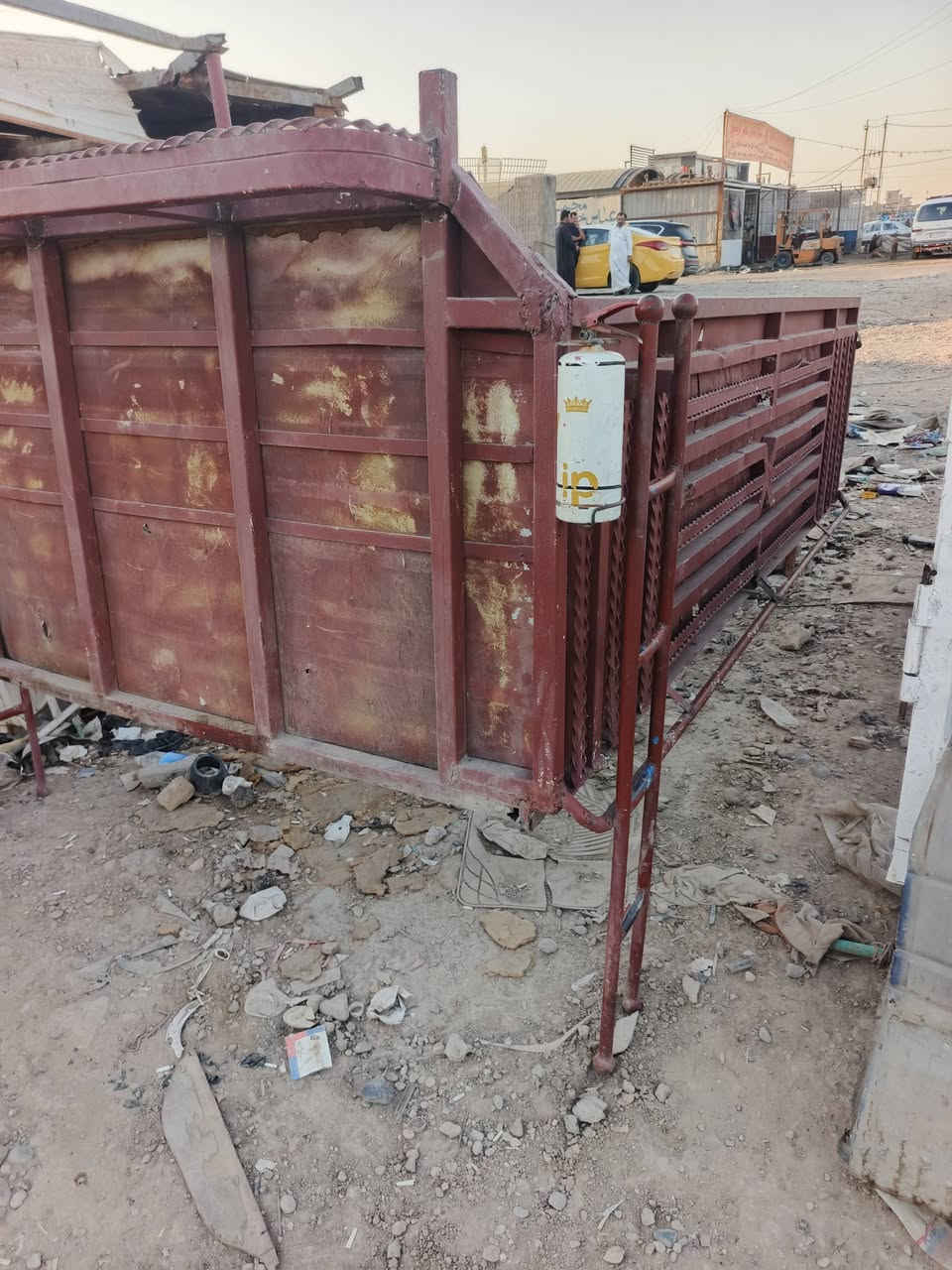 السلام عليكم❗❗❗ للبيع 
محجرات كيه نثيه عموشة وفحل ويوجد لدينا غلافات بدي مكان بغداد حي نصر
***********
