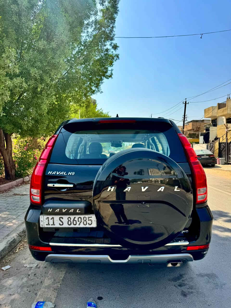 السلام عليكم
Haval h9 2022 للبيع
السيارة مكفولة من الصبغ والبارد رقم بغداد جديد باسمي

السيارة بعدها داخل ضمان الشركة وكل ادامتها بل شركة 

السيارة مبدلة مكينه داخل الشركة

ماشية ٤٢ الف كيلو مكان السيارة بغداد

السعر 22 الف دولار  (٢٢٠ ورقه ) وبيها مجال بسيط 

للتواصل :- ***********

الموديل: 2022
🔹 المحرك: 2.0 تيربو – 4 سلندر
🔹 ناقل الحركة: أوتوماتيك 8 سرعات ZF
🔹 نظام الدفع: 4WD دفع رباعي
🔹 القوة: بحدود 220 حصان
🔹 العزم: 385 نيوتن متر
🔹 عدد المقاعد: 7 ركاب
🔹 الوقود: بنزين

المواصفات:
• سقف بانوراما
• مقاعد جلد كهربائية
• تبريد وتدفئة المقاعد
• مساج بالمقاعد الأمامية
• كاميرات 360°
• رادارات وحساسات
• مثبت سرعة تكيفي
• مراقبة النقطة العمياء
• نظام فرملة طوارئ
• 6 وسائد هوائية
• إضاءة LED
• دخول وتشغيل بصمة
• شاحن لاسلكي
• ذاكرة لمقعد السائق
• أوضاع قيادة متعددة
• نظام نزول وصعود المنحدرات
• دفع رباعي مخصص لمختلف التضاريس
• صف ثالث للمقاعد
