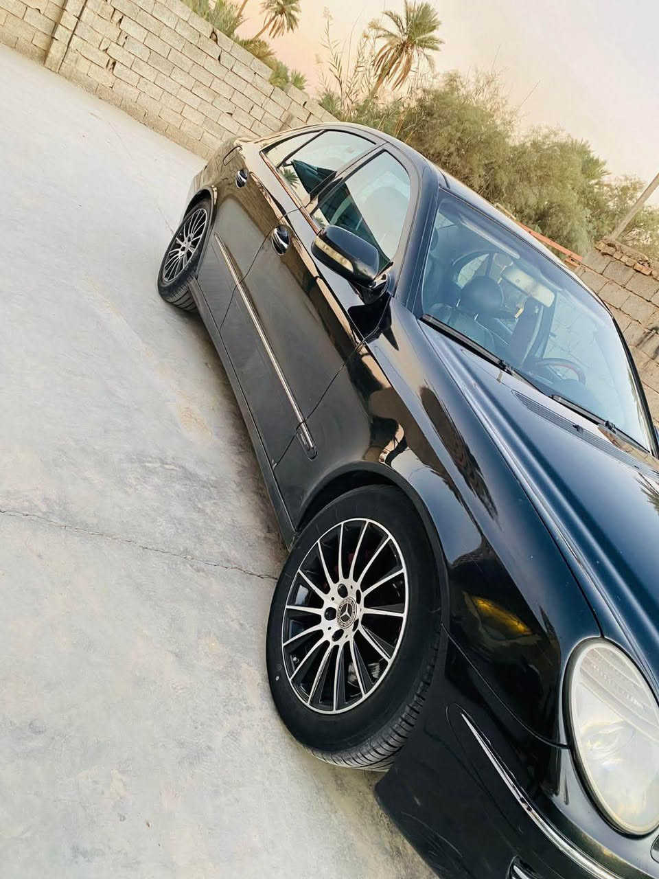 �🔥 للبيع مرسيدس E350 AMG – موديل 2007 🔥🔥

🚘 Mercedes-Benz E350 AMG
📅 موديل 2007
⚙️ گير أوتوماتيك
🛞 دفع خلفي – Two Wheel
🔧 مكينة V6 3.5
🏁 AMG
✨ فل أوبشن

المواصفات:

• داخلية جلد كاملة
• مقاعد كهرباء
• ذاكرة مقاعد
• تسخين مقاعد
• بانوراما 
• دركسون مالتي فنكشن
• نظام صوت Harman Kardon
• تكييف أوتوماتيك
• تحكم بالمناخ
• حساسات أمامية وخلفية
• 3 قطع تبريد 
• خزن مقاعد 
• مرايات كهرباء
• مرايات مدفأة
• سنتر لوك ريموت
• تشغيل وتحكم كهربائي
• جنوط AMG
• إضاءة زينون
• حساسات إضاءة ومطر
•• محرك وگير وكهربائيات مكفولات 100% 
‏• ABS
• ESP
• Airbags كاملة

🔥 السيارة فول مواصفات، AMG، دفع خلفي، مكينة 3.5 V6، ومواصفات مرتبة جداً.

📍 المكان:بغداد
💰 السعر:125 وبيه مجال
📞 للتواصل.***********
