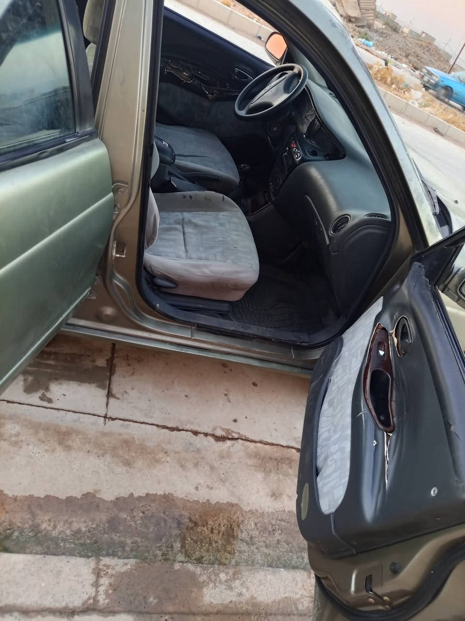 السلام وعليكم دايو للبيع موديل 2000 كير ومحرك شرط مكينه معمره جديد سياره بسمنه شرط التحويل تبريد شقال بس بي ضعف الرغم  نكليزي جديد سياره نضيفه العنوان نينوى اليسر حي السماح  ***********
