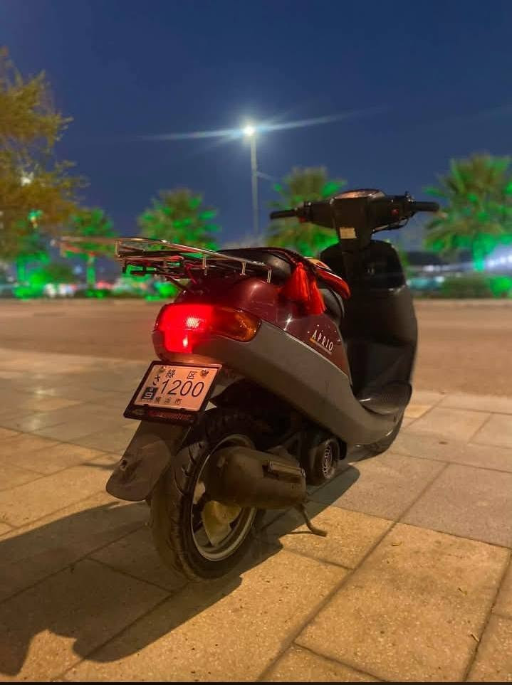 سلام عليكم الدراجه للبيع 2000 الدراجه ماصلها طالعه من المعرض ماشيه 13 ألف الدراجه كلش نضيفه نكره سلف وهندر وكهربائياتها كلشي شغال مامفتوحه المكينه السعر 1,000,000 وبيها مجال 
تعال شوف الدراجه  وجيب وياك واحد ويفحصها 
العنوان كربلاء حي رمضان 
رقم الهاتف ***********
