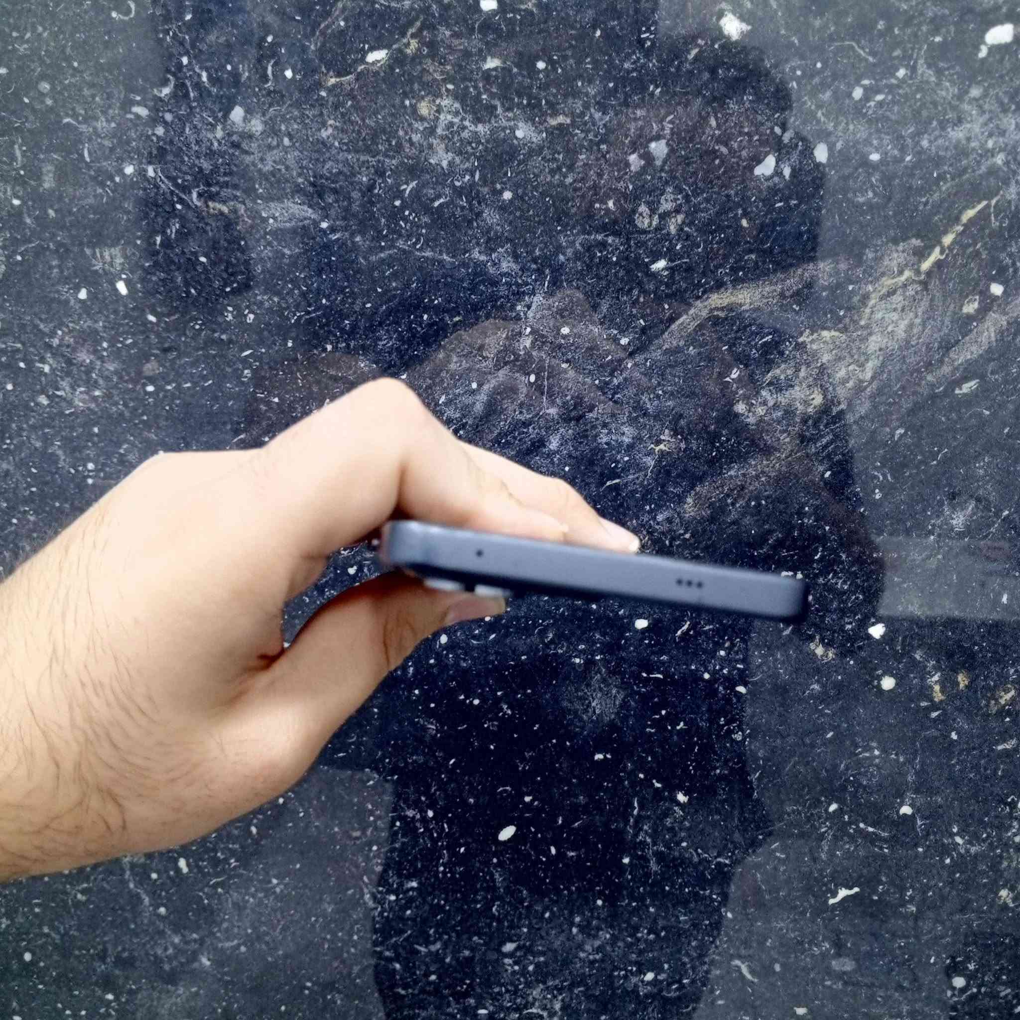 السلام عليكم حبايب 
اوبو رينو 13f
جهاز بلادي ممفتوح نضيف جدا 
ذاكره 256 عشوائي 16 8 من نضام و 8 من الجهاز 
كاميرات 50 ميكا بيكسل 
شاشه اموليد 120 هيرتز 
بصمه بل شاشه 
بطاريه 5800 شحن سريع 45 واط جهاز كلش حلو ومرتب 
السعر 200 الف 
عنواني بغداد الدوره ابو طياره 
*********** واتساب فقط
