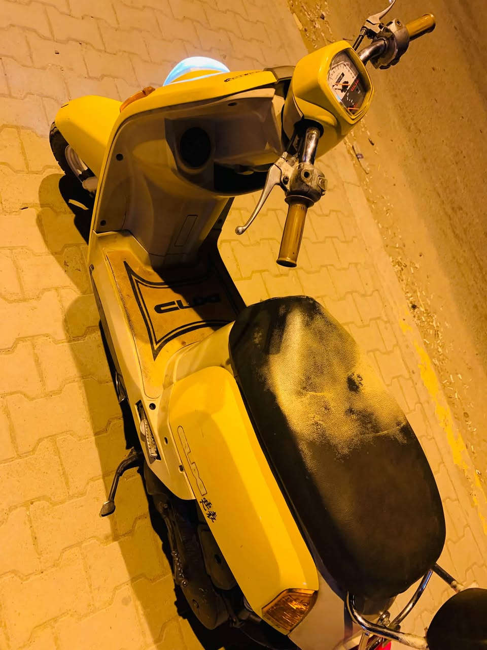 سلام عليكم ماكس بوليس للبيع اصفر داخل كريمي بلايديه 
الدراجه مابيه أي خلل عل وضع شركه بيه نقص شي بصيط 
سلف وباتري  ترجع دراجه مثل الورد مكاني بغداد المحمودية سعر 875 بيه محال بيك خير ودلل
***********
