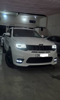 جراند شيروكي ليميتد • ٢٠١٢ • محرك V8 ٥.٧