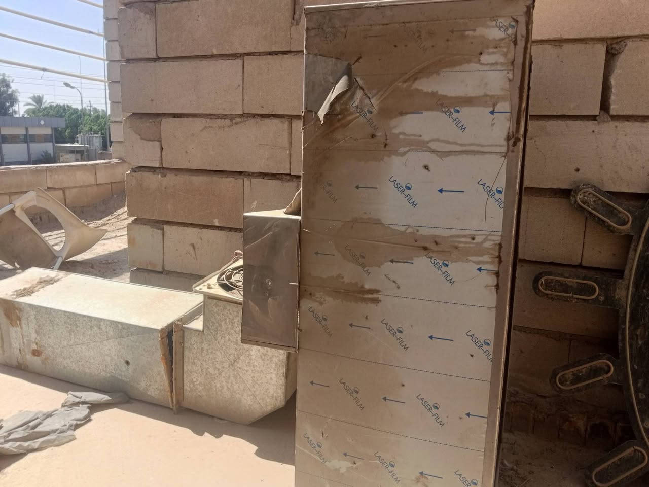 ذني الغراض للبيع انطبني سعر واخذهن كلهن( قلاي. بركر كبير/ قلاية فنكر كبير/ كابسة صاج/ مفرغة هواء) تعال اخذهن شلع قلع بيع مستعجل محتاج 
*********** 
مكاني بابل نادر الثالثة
