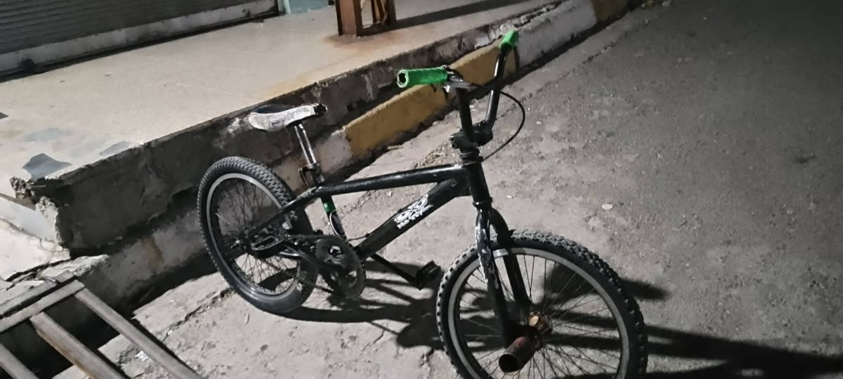 مستعجل على البيع
السلام عليكم بايسكل للبيع مستعجل سعر 50 وبي مجال باسكل بي ام اكس نظيف عنوان موصل جانب الايمن  حي المامون التواصل خاص او على هاذه الرقم ***********
