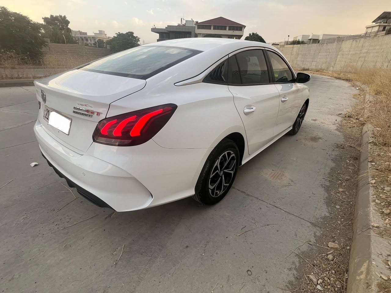 Mg gt 
2025 
گێر عادی 
بۆیاخ تەنک 
13 km 
بێ بۆیاخ 
1 PDR هەیە 
 ***********

