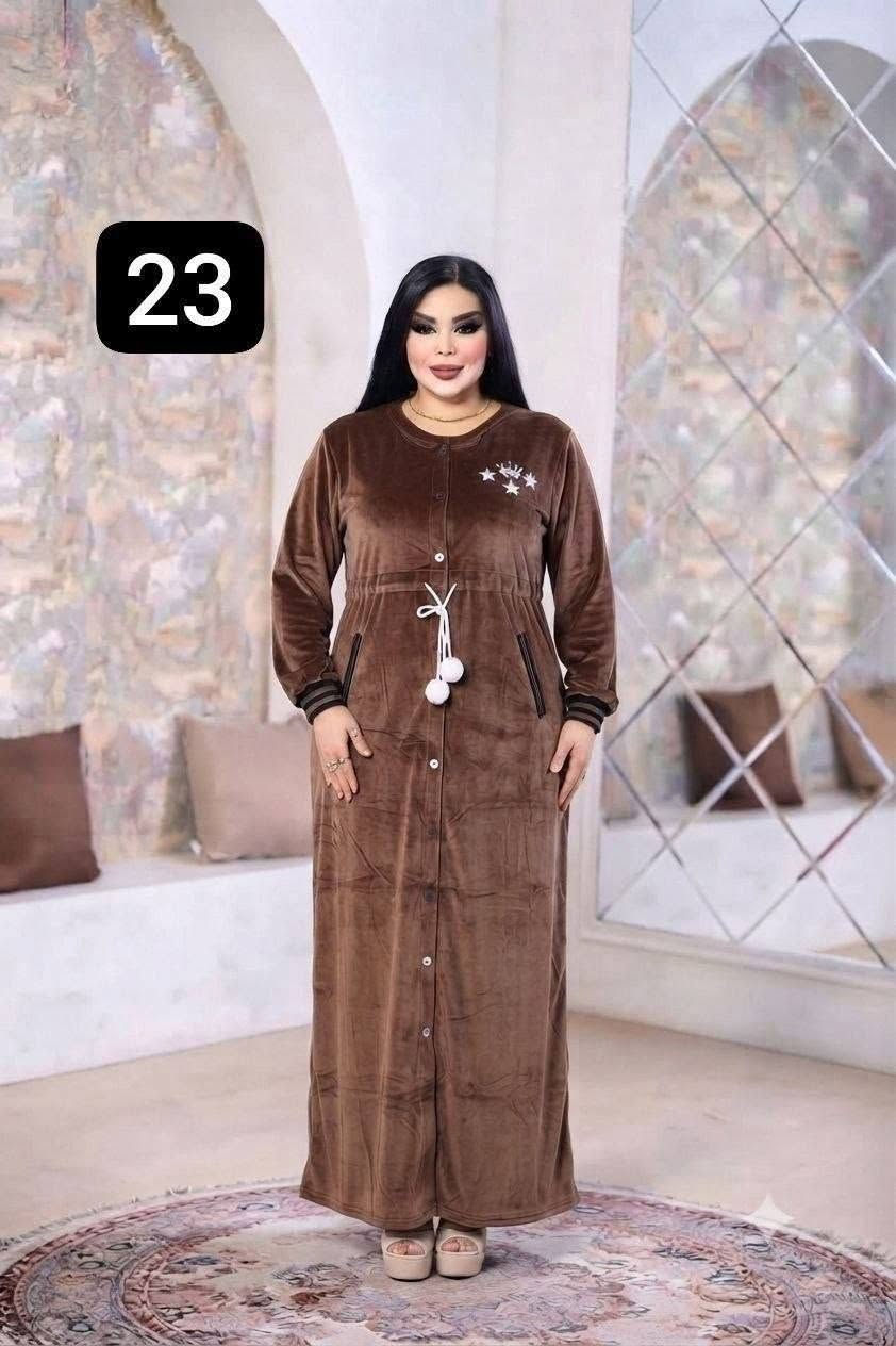 جملة 🔴 جملة 🔴 جملة
​ دشداشة مخمل خامة ثقيلة (درجة أولى) 
L - XL - 2XL - 3XL
للحجز والاستفسار مراسله الصفحه
واتساب *********** 
عنوان بغداد، الشورجة 🏙️

نص مكتوب في الصور:
- 17
- L
- XL
- 2XL
- 3XL
- 22
- 23
- 20
- 19
- 21