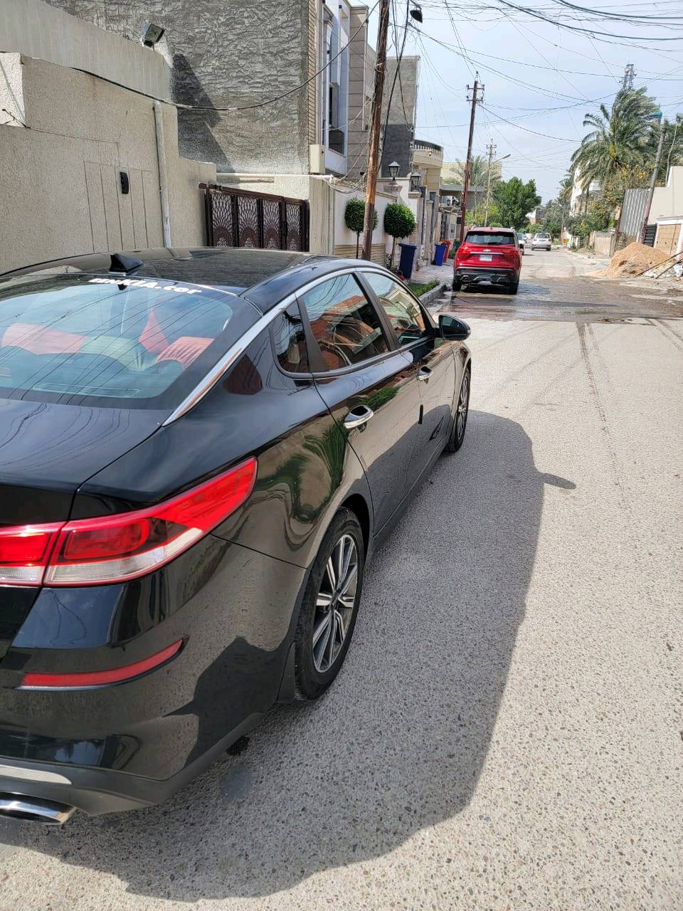 السلام عليكم سياره اوبتما موديل ١٩سوداء رقم بغداد ماشيه ٢٧الف ميل باسمي ان شاءالله مواصفات s 
تحكم ستيرن فول
 كامره دواره
رادارات امامي وجانبي نقاط عمياء وخلفي 
مانع انزلاق 
تحكم قيادة ٣وضعيات
تحديد مسار 
سياقة ذاتيه 
تنبيه سرعه
اشاير بلمري 
تشغيل السيارة عن بعد 
كروز سرعه مثبت قياده
زنون لايت اصلي 
شاشه اعطال كار بلي
السيارة جاهزة ونظيفه جدا  عداد حقيقي 
المحرك والكير مكفول شواصي مكفوله الضربه ع بنيد أكثر شي السونار موضح السعر 140وبيها مجال بسيط للشراي الاتصال *********** لاتعامل تجي وتشوف بعينك احسن