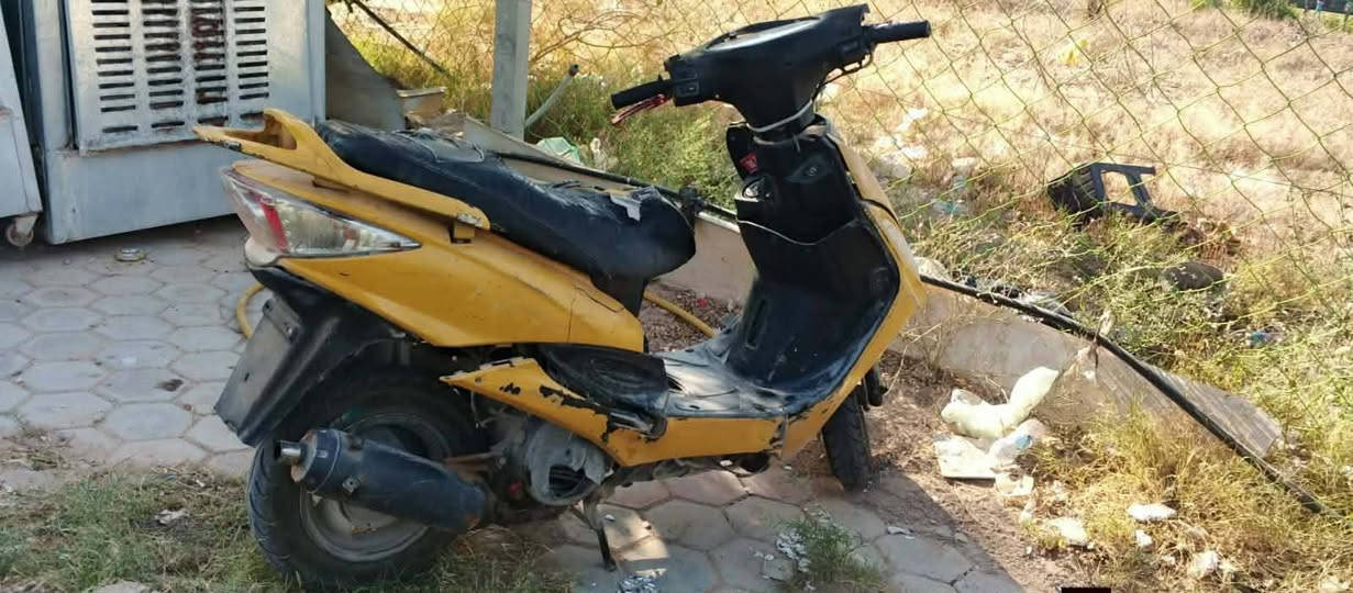 السلام عليكم بيع مستعجل دراجه كامكو جي 4 الدراجه كايمه تمشي بس هيه كايمه ابيعلك 150 وبيها مجال 
سلف 
باتري 
لايت 
هورن 
اشاير 
شغالات  ***********
