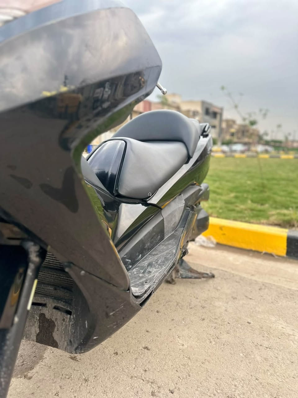 فورزا 012 للبيع
الدراجه نضيفه شوفت عينك كلشي موضح بلصور وسعرهه مناسب 1300.   مليون و300 الف 

بيهه بس الكلجات مالتهه فقط بلشلعه بيهه صوت اما بلمعدل كلشي مابيهه ابد 

مكانهه بغداد الجديده 

الاستفسار اكثر. ***********
