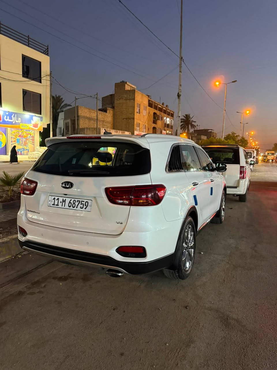 السلام عليكم 
سورنتو 2019 خليجي للبيع 
سياره نظيفه جدا ماشيه 84 الف مواصفات عاديه جنطه كهرباء مري كهرباء ستيرن تحكم 
بغداد مكفوله من الحادث والصبغ بيها بارد بين البابين جهه الصدر 
مدينه الحريه الثالثه *********** 

السعر 235 ورقه
