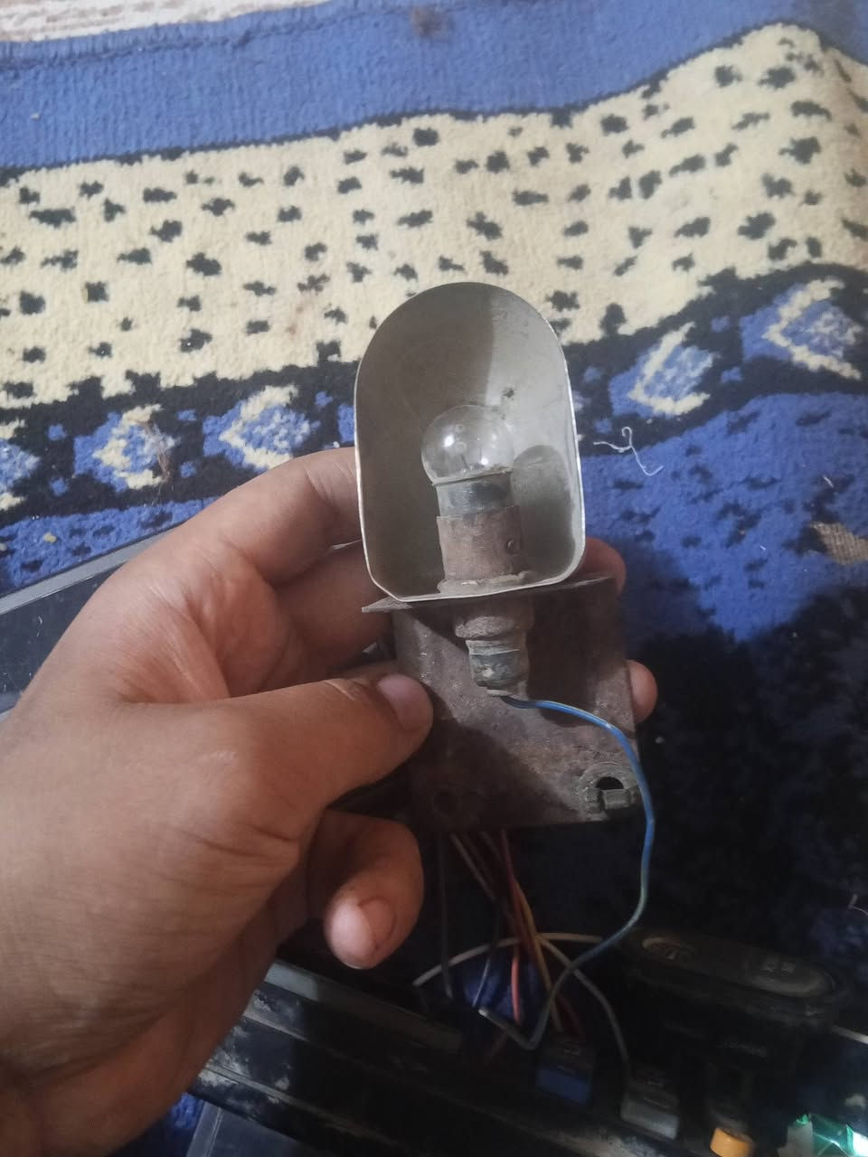 سلام عليكم عندي قطع غيار سيارات الأمريكي من الفينيه وكابرس  وبهبهان مكان ناصريه مركز 
رقم ***********
