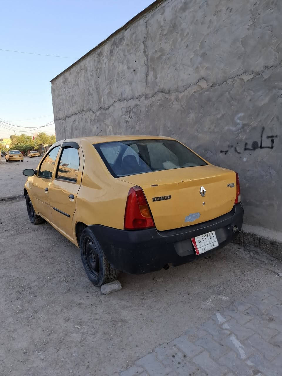 السلام عليكم
رينو 2010 
كهربائيات شغاله ما عدا المحرك بي خيط تبخير 
راعيها الشرعي بالعماره وسعر 18 وبيها مجال
للاستفسار على هذا الرقم ***********
المكان في البصرة
