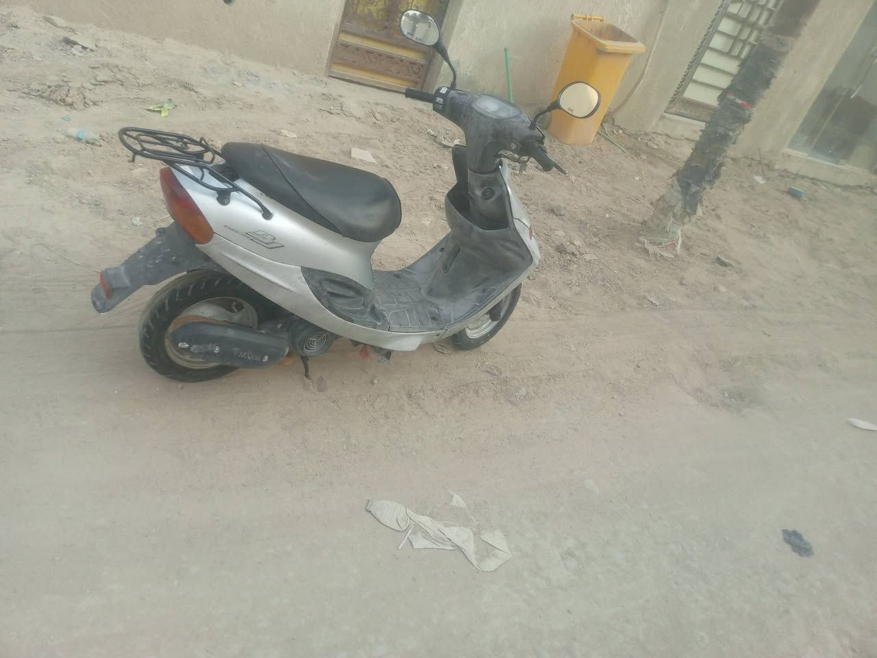 تسعه ياماها محرك مكفول كهربائي شغاله سلف هورن
كفرات اصليه دراجه احله من صور 
بريكات خلفي امامي شغاله
قفال سكان صندوك
تايرات جدد
ماناقص شي
سعره350
رقم ***********
مكان البصره
