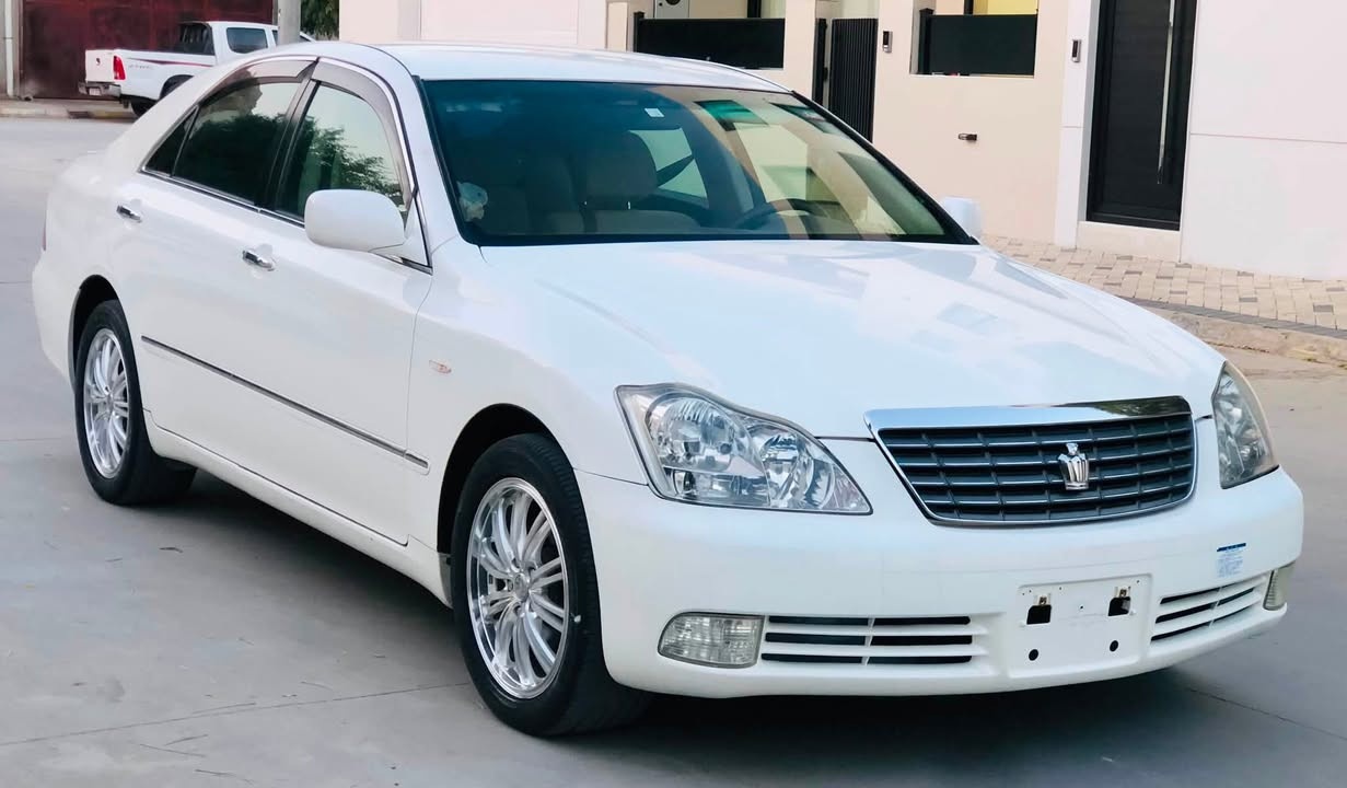 شاهینە بڕاوە ٢٠٠٦ ناوزەرد ١٨٢ تازەداخڵ بێدوکەڵ
مەسروف کراوە بێ کۆد کۆدی نیە 
تەبریت مەزبوت سەکانی زۆر نەرمو خۆشە 
پاتری لۆک بانسی لۆک یەک پارچەی بۆیاخە 
سەقف و حیزام بەشەرت لێدراو کەڤەر بەشەرت 
لایتی ناوچەی کوێر مەزبوت
حەمامی سندوق مەکینە کوشن کامل کراوە 
٧٣ هەزار ڕۆشتوە ناو مەکینەی شوشەیە 
لە سەیدسادقە 
***********
واتس ئەپی لەسەرە
